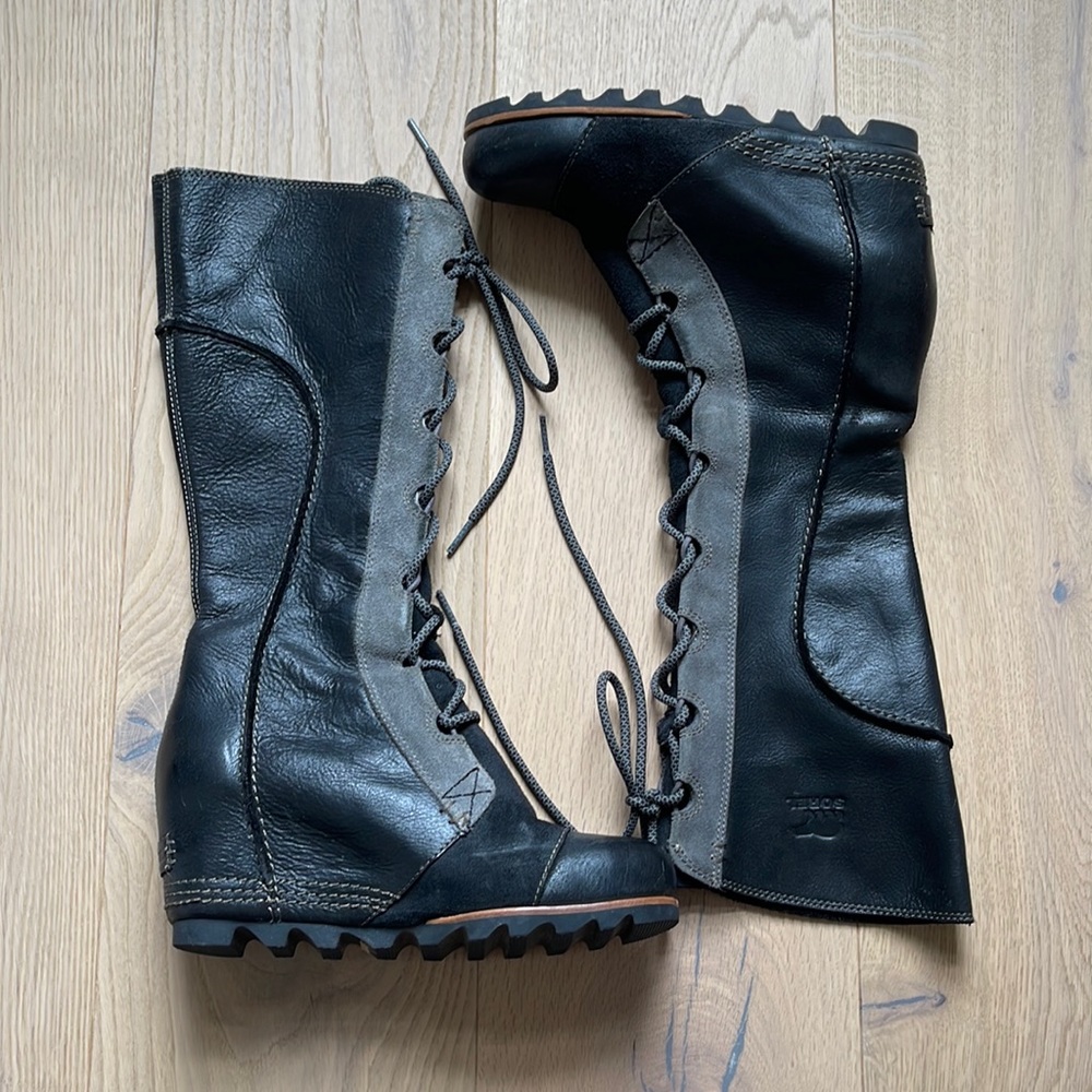 Sorel lace up boots wedge boots